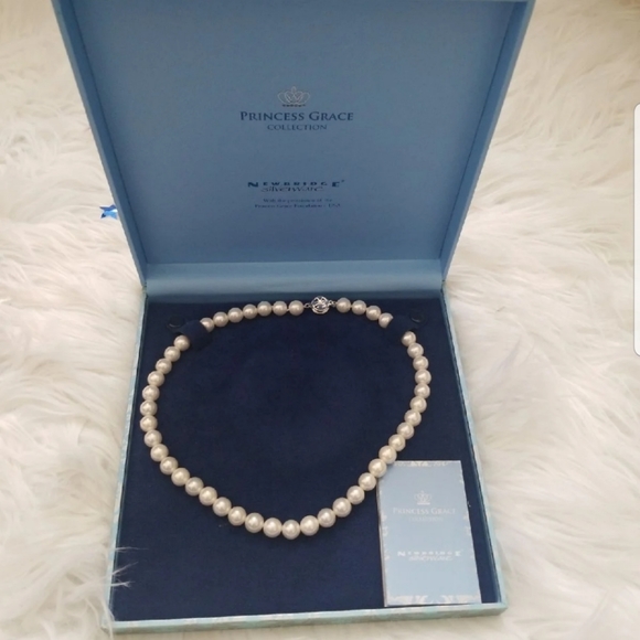 princess grace collection Jewelry - 🦋🦋Princess Grace collection necklace